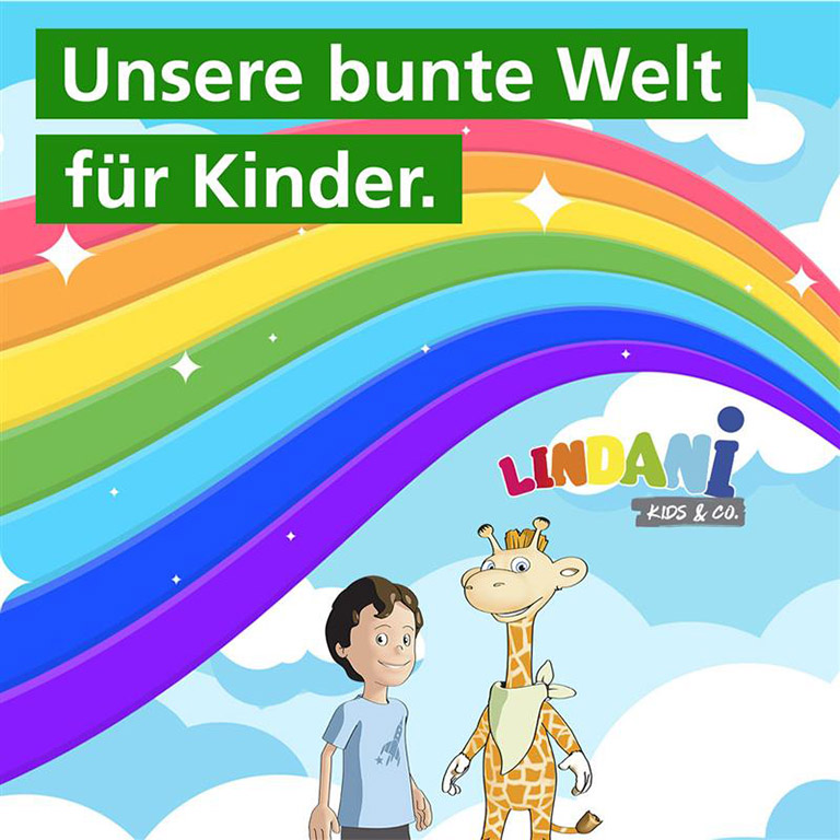 Überschrift: Unsere bunte Welt für Kinder. Illustration eines geschwungenen Regenbogens vor einem hellblauen Himmel mit weißen Wolken. Im Bildvordergrund steht ein lächelnder kleiner Junge im hellblauen T-Shirt. Neben ihm steht das lächelnde LINDA Maskottchen LINDANI, eine kleine Giraffe, die ein hellgrünes Halstuch trägt. Daneben befindet sich in Regenbogenfarben der Schriftzug „LINDANI“ mit dem Zusatz „Kids & Co.“.